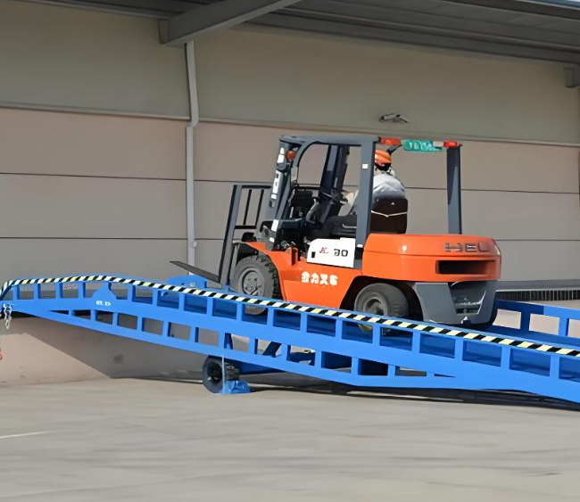 朔州移动式卸货平台（叉车用）